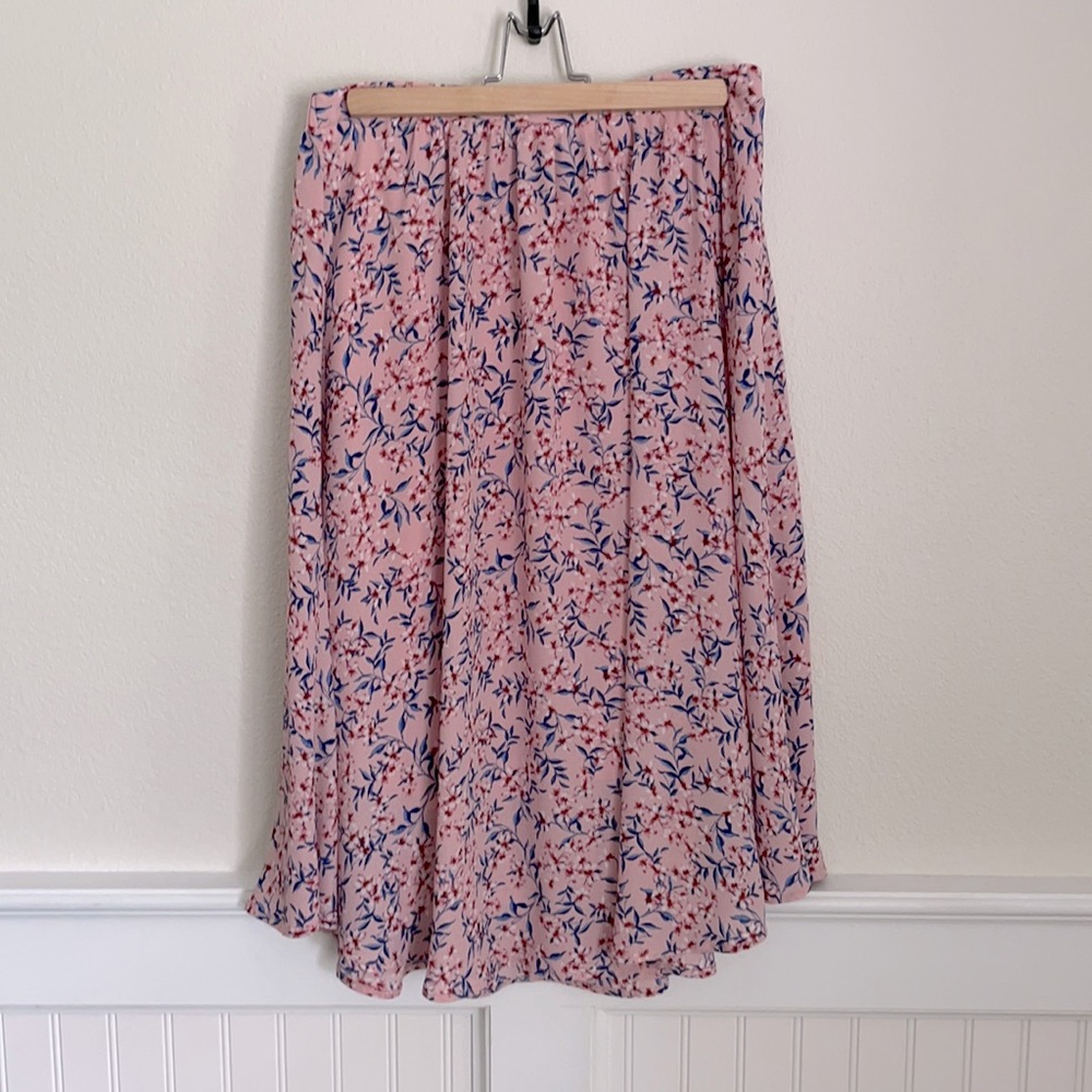 BOBEAU - pink floral midi skirt size medium